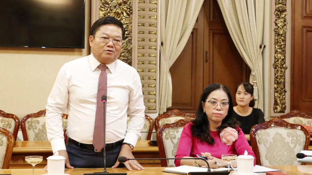 Giám đốc Sở LĐTB-XH TPHCM Lê Văn Thinh phát biểu tại buổi lễ