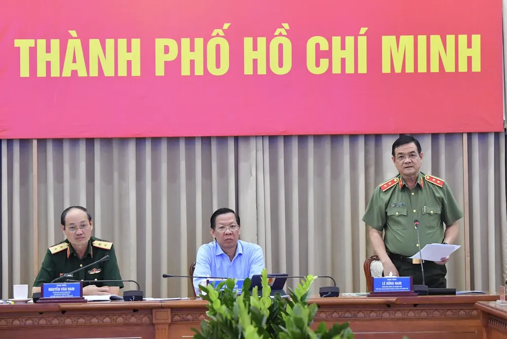 Giám đốc Công an TPHCM Lê Hồng Nam phát biểu tại phiên họp. Ảnh: VIỆT DŨNG