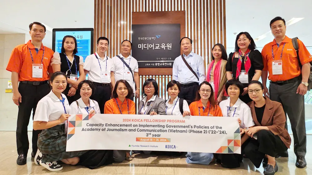 Vietnamese journalists visit Korea Press Foundation (KPF).