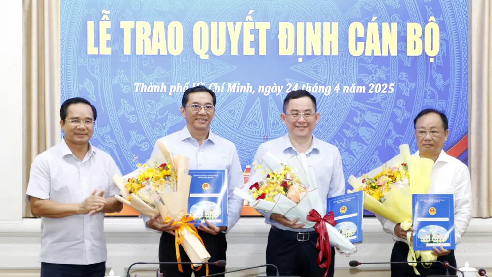 Ba người hưu.JPG