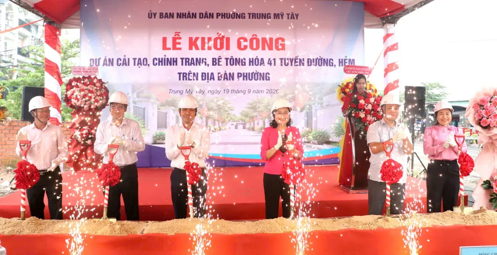 Phuong trung my tay cai tao 41 tuyen duong hem 1.jpg