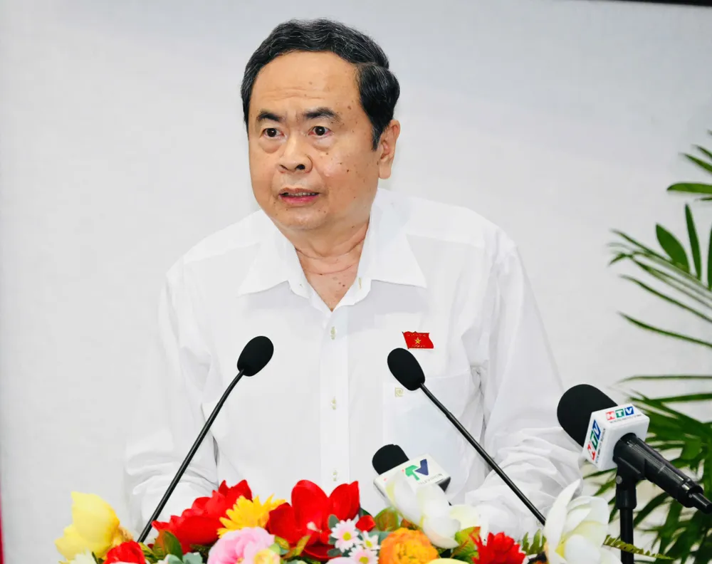 Chutichquochoi tiep xuc cu tri 3.jpg