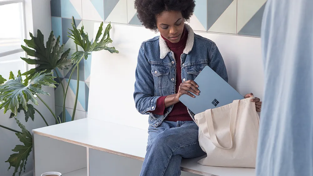 Surface Laptop giá 999 USD  ảnh 2