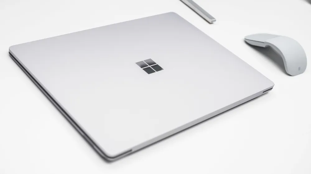Surface Laptop giá 999 USD  ảnh 1