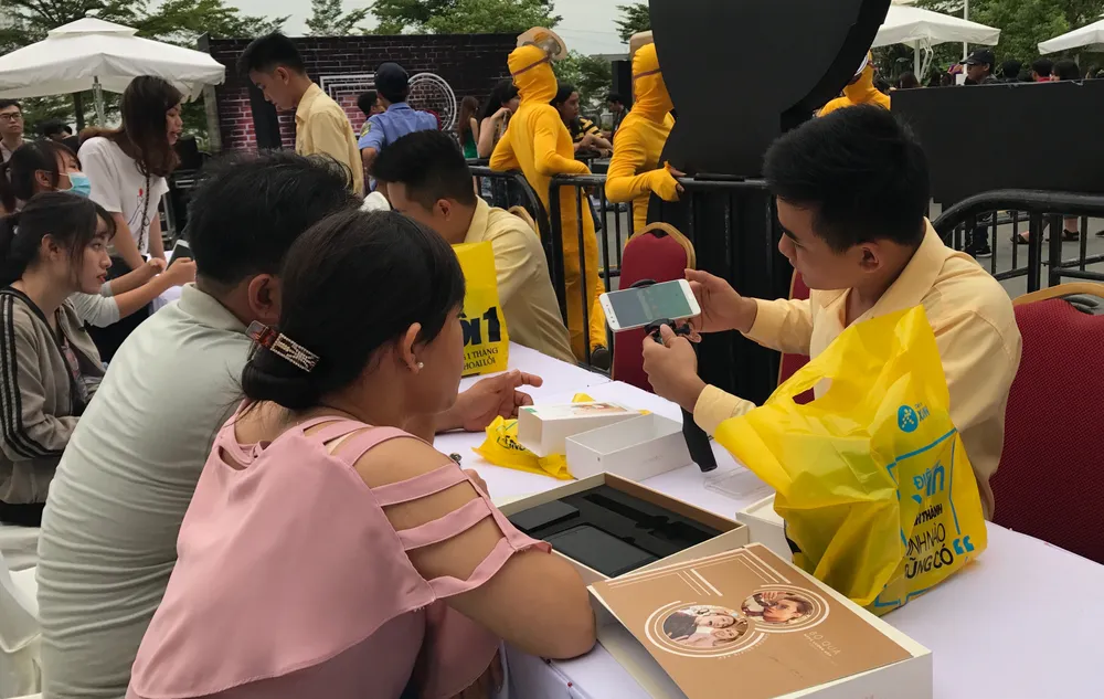 Sôi động Ngày hội phép màu selfie kép F3 ảnh 2