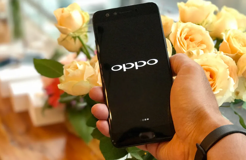 OPPO F3 có phiên bản màu đen ảnh 2