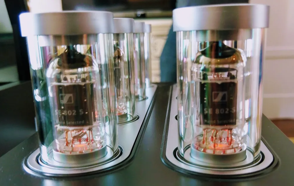 Sennheiser HE 1 có giá bán tầm 1,7 tỷ đồng ảnh 1