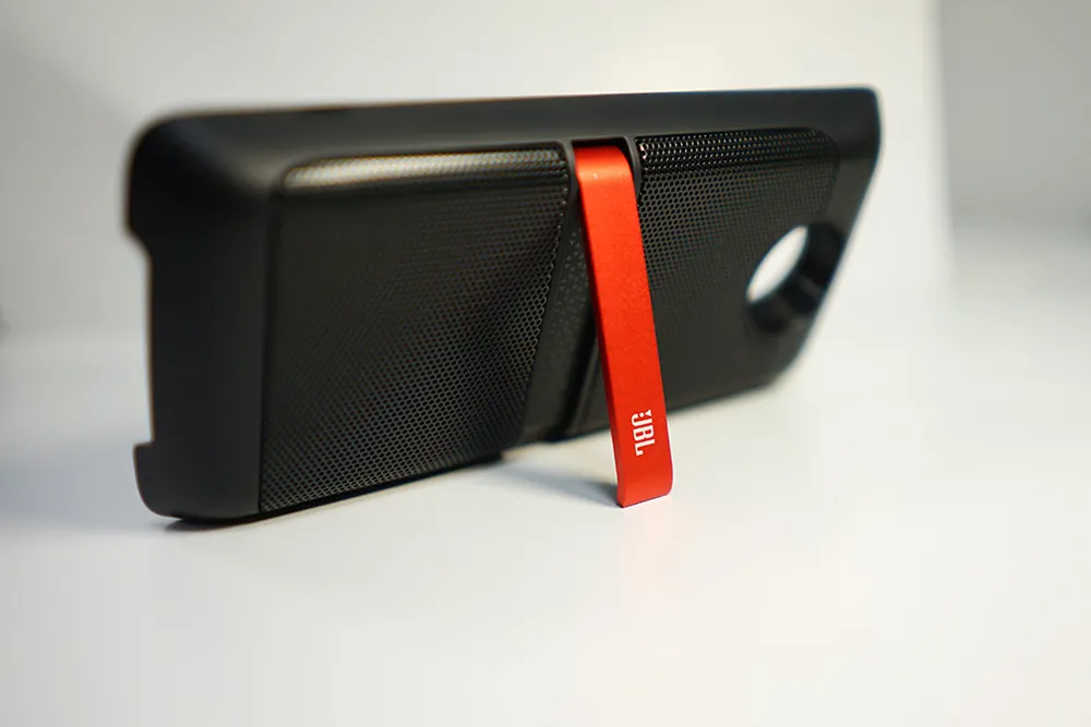 Thú vị với MotoZ2 Play cùng phụ kiện âm thanh Moto Mods ảnh 4