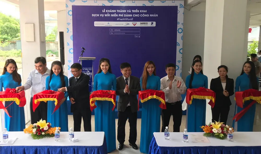 Công nhân tha hồ dùng wifi miễn phí ảnh 1