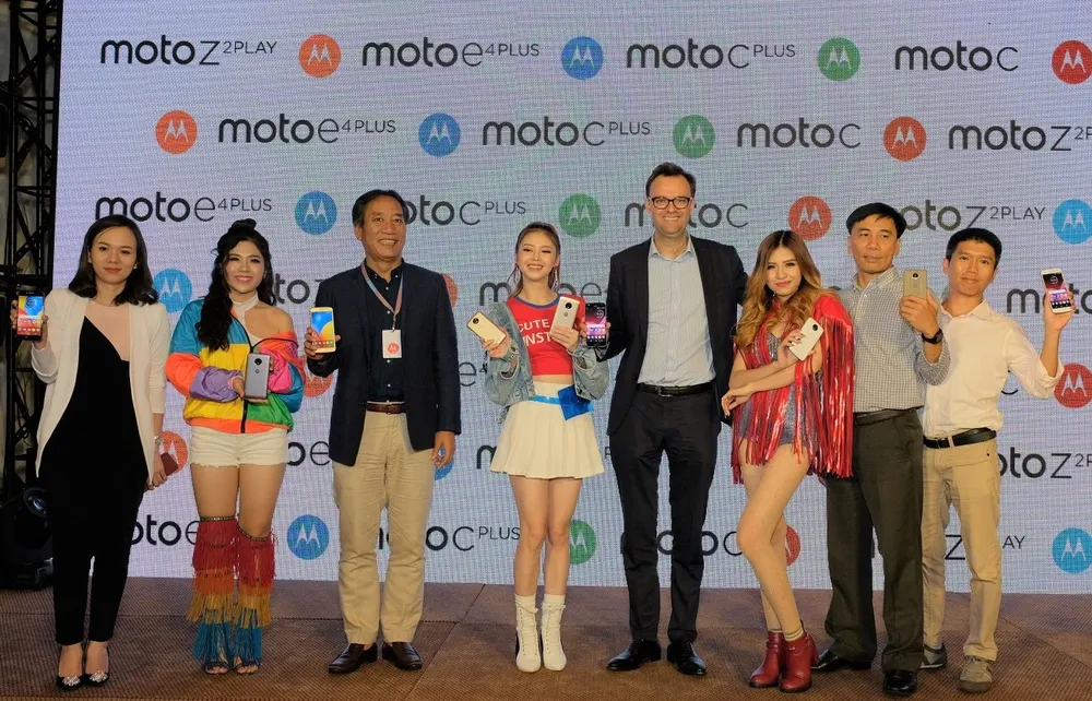 Motorola tung bốn smartphone giá “mềm“ ảnh 1