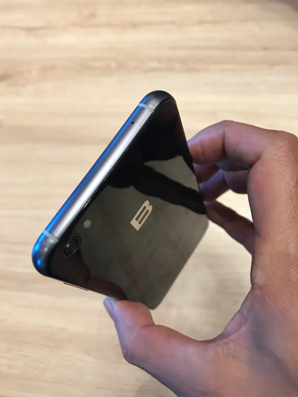 BPhone mới có giá bán 9.789.000 đồng ảnh 1