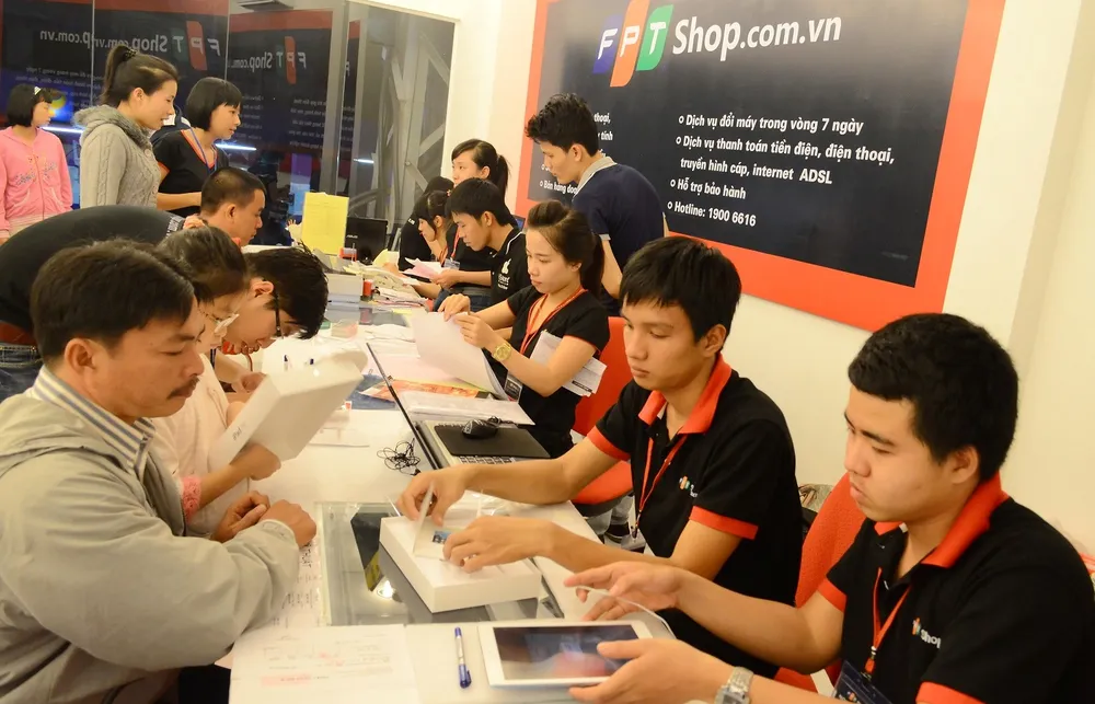 FPT chuyển nhượng 30% vốn tại FPT Retail cho Dragon Capital và VinaCapital ảnh 1