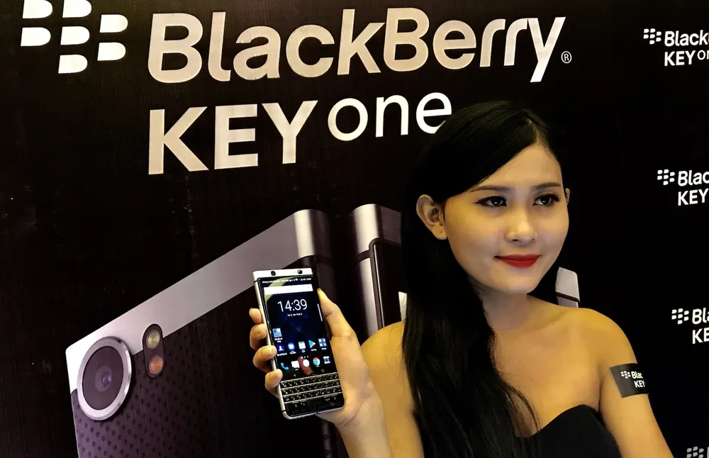 BlackBerry KEYone giá gần 15 triệu đồng   ảnh 2