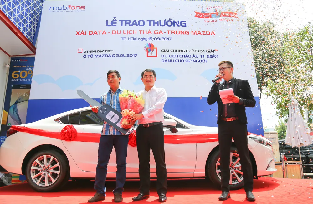 MobiFone trao giải cho khách hàng may mắn