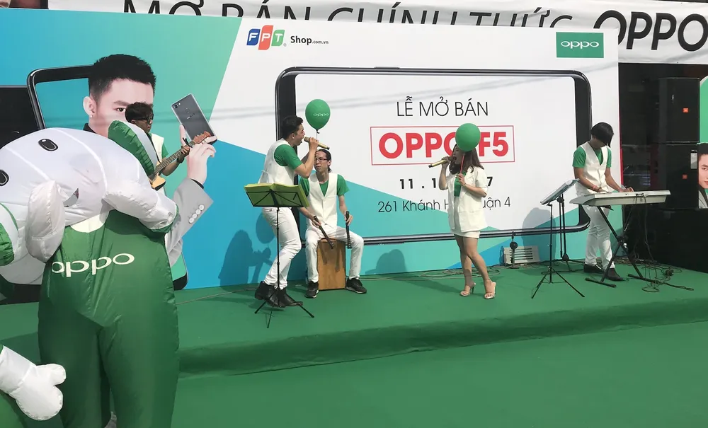OPPO F5 chạm mốc 30.000 đơn hàng có cọc ảnh 4