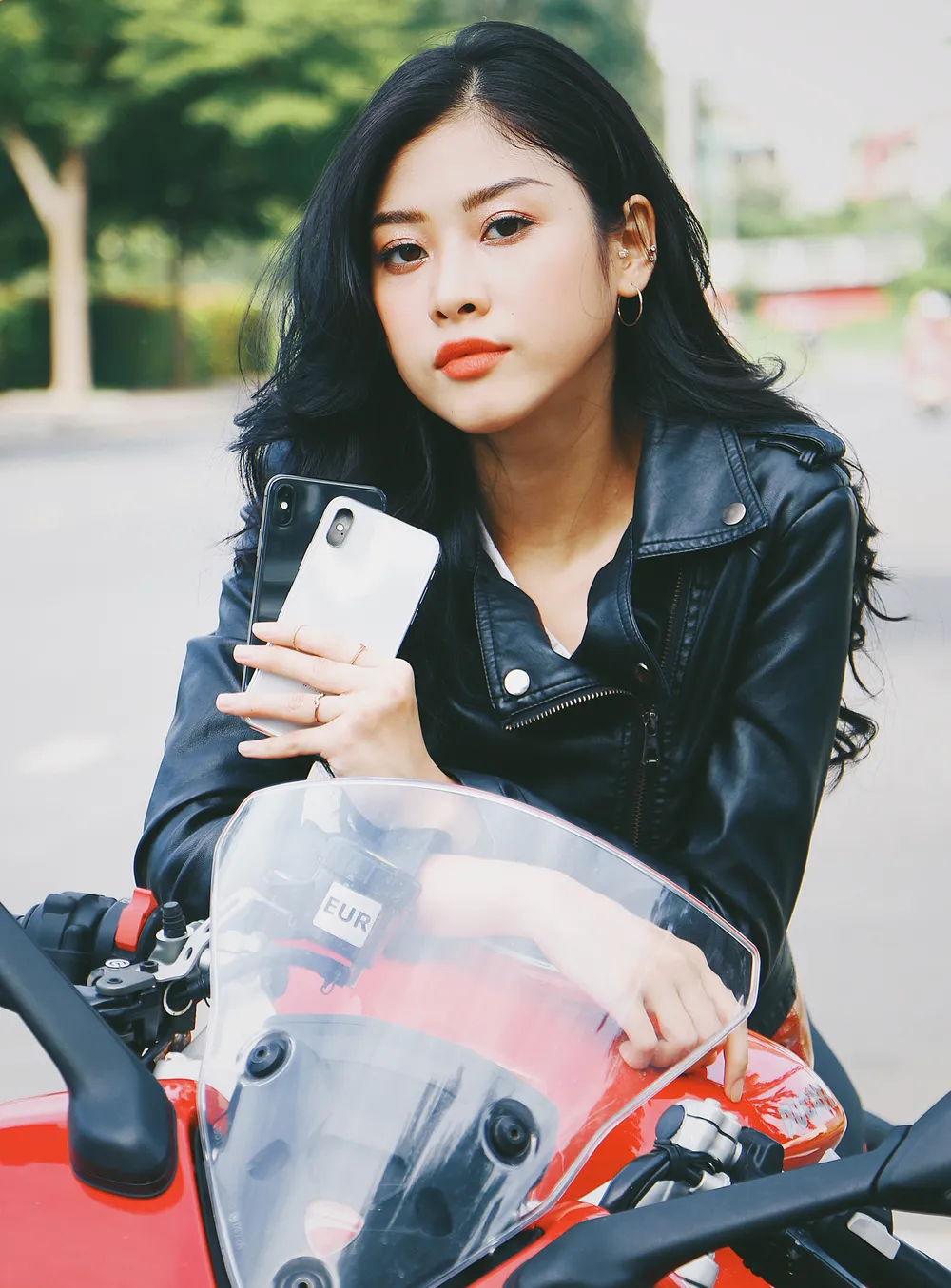 Hơn 5.800 khách hàng đặt trước iPhone X tại FPT Shop  ​ ảnh 1