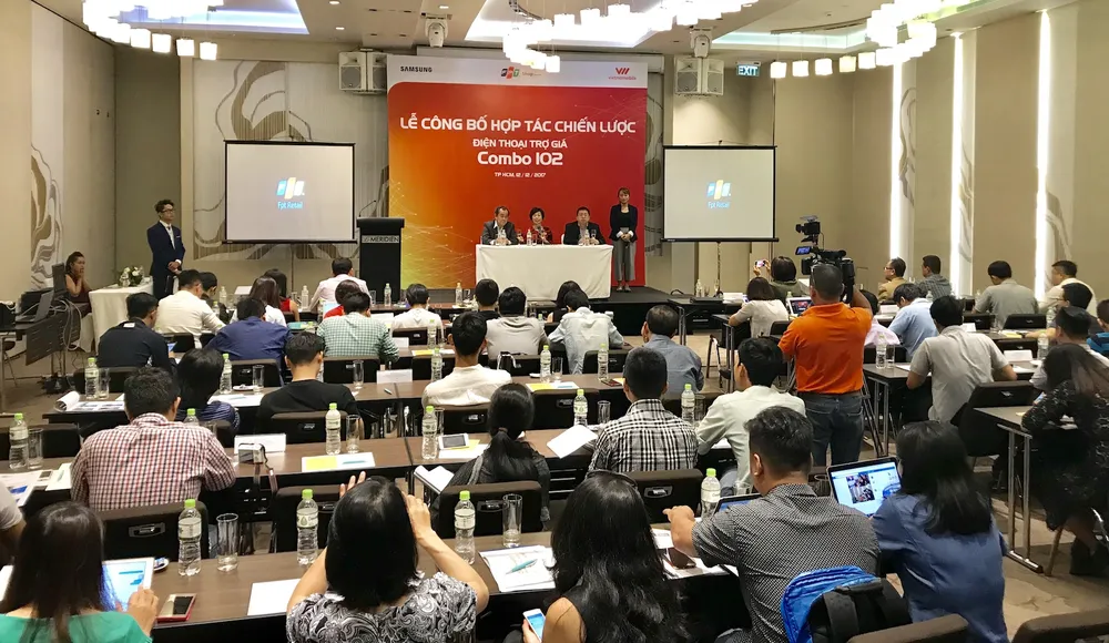 FPT Shop cùng Vietnamobile trợ giá điện thoại  ảnh 1
