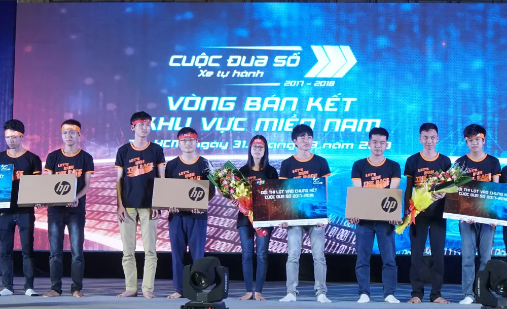 Xác định 4 đội vào chung kết Cuộc đua số ảnh 1