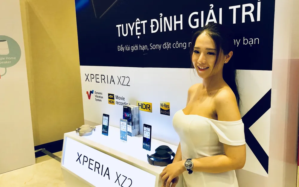 Xperia XZ2 với thiết kế mới, giá 19.990.000 đồng ảnh 2