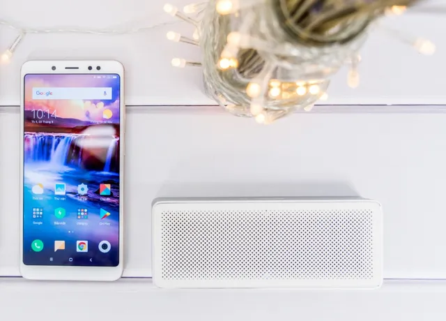 Redmi Note 5 và loa Xiaomi Basic 2