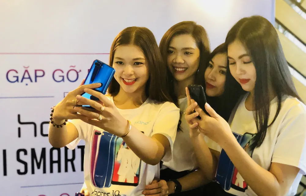 Honor 10 đã chính thức ra mắt tại Việt Nam
