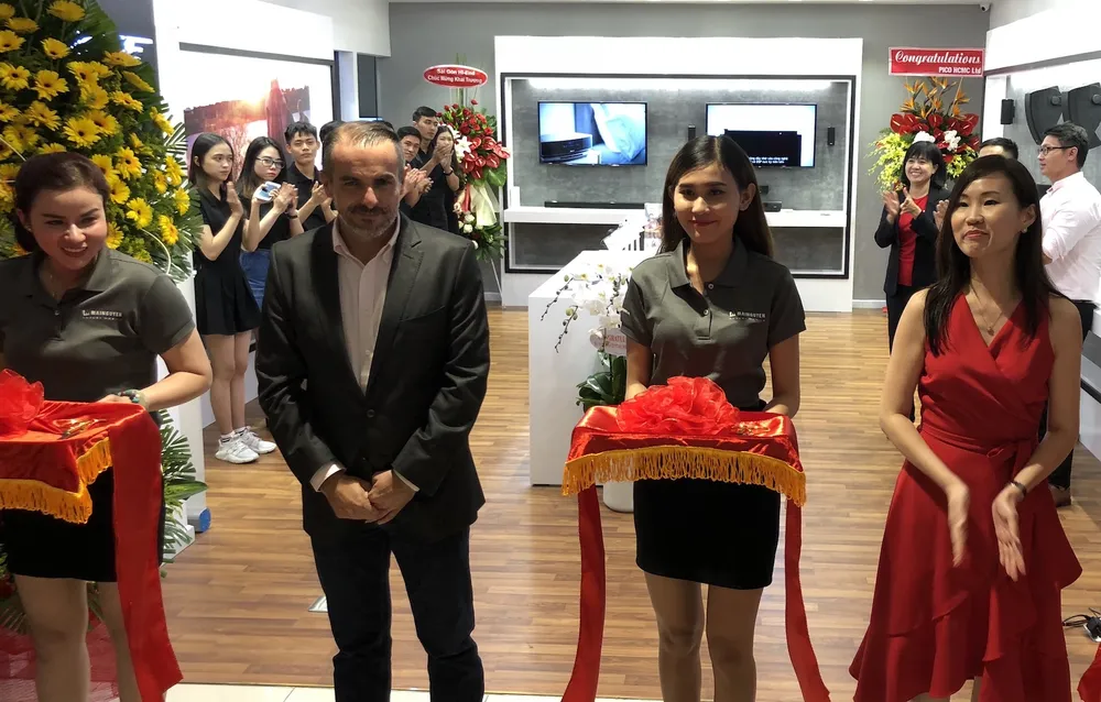Mai Nguyên mở cửa hàng lớn ở Saigon Centre, thêm Bose sát bên cạnh ảnh 2