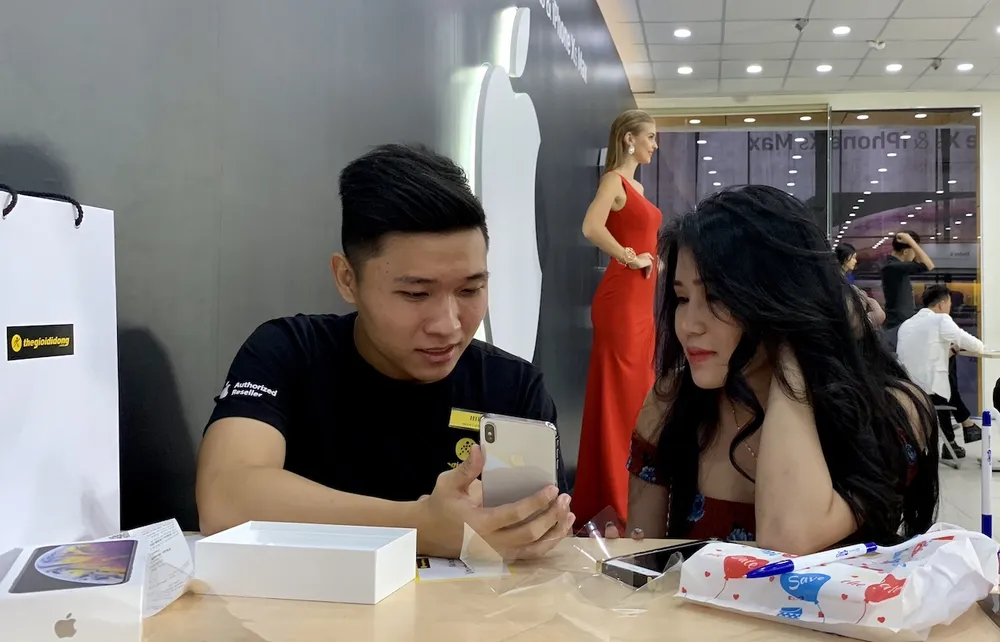 Bộ ba iPhone chính hãng mới chính thức lên kệ tại Thế Giới Di Động    ​ ảnh 1