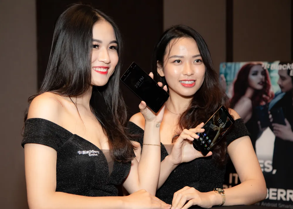 Blackberry Evolve chưa đến 8 triệu đồng ảnh 1