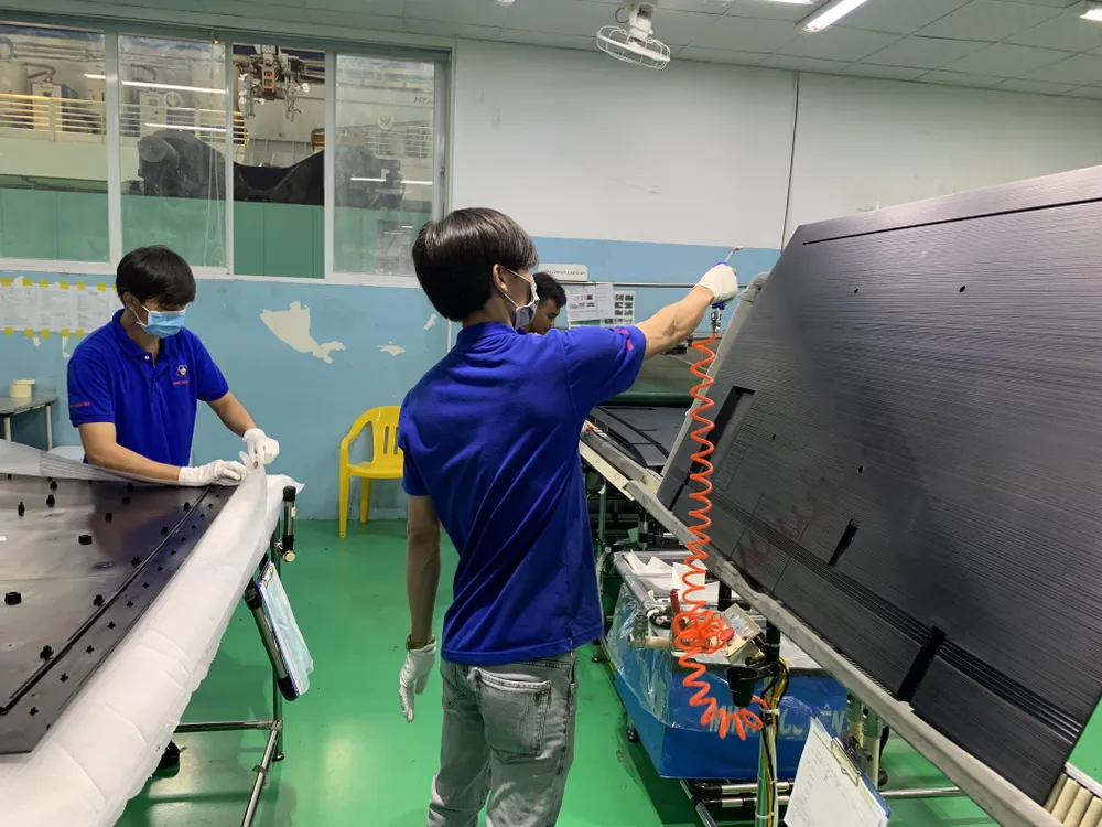 Chủ tịch UBND TPHCM Nguyễn Thành Phong làm việc với doanh nghiệp trong SHTP ảnh 3