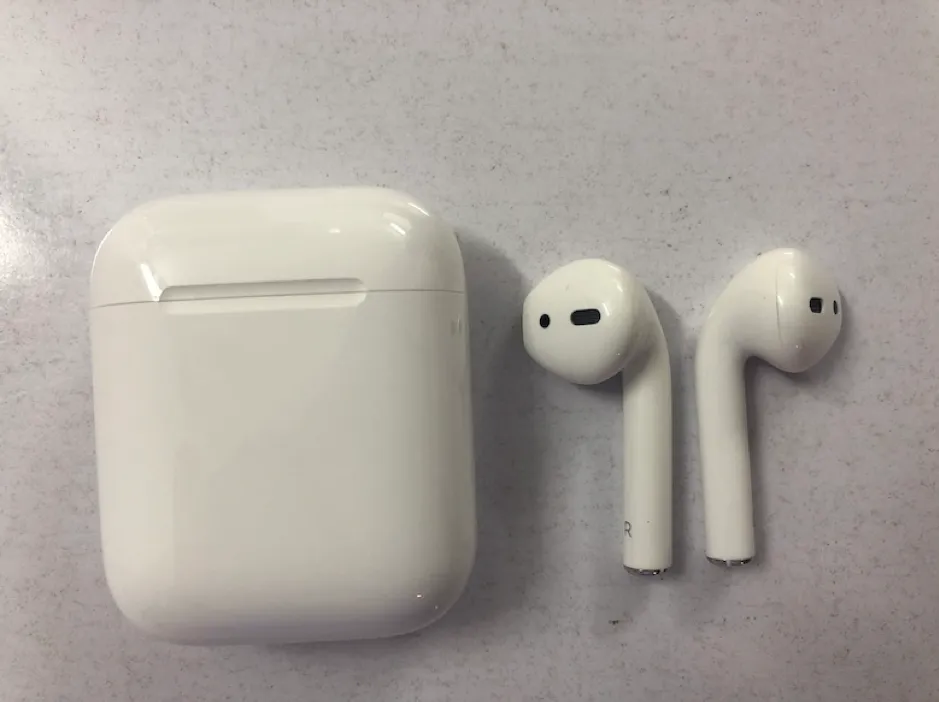 Di Động Việt mang tai nghe Airpods 2 đầu tiên về Việt Nam, giá 6,2 triệu đồng ảnh 1