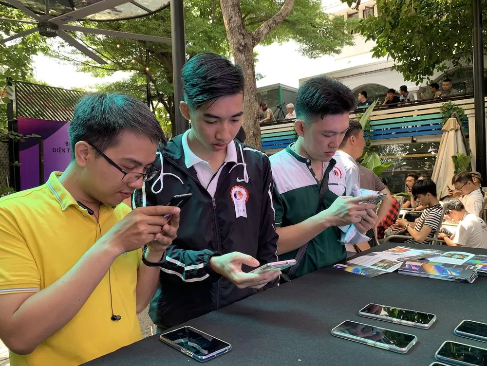 WIKO VIEW3 series ra mắt tại cafe Tinh Tế ảnh 2