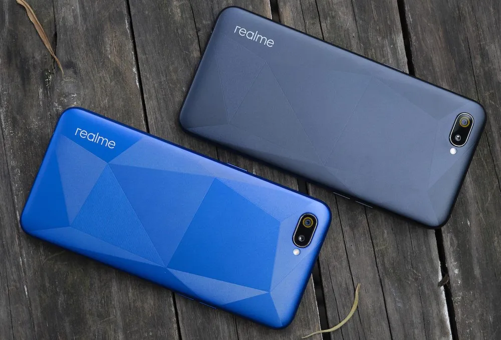 Realme C2 chính thức lên kệ với phiên bản Kim Cương Xanh và Kim Cương Đen ảnh 2