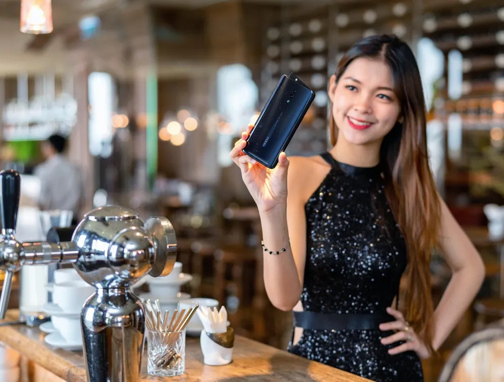 OPPO giới thiệu camera ẩn dưới màn hình và công nghệ MeshTalk ảnh 6