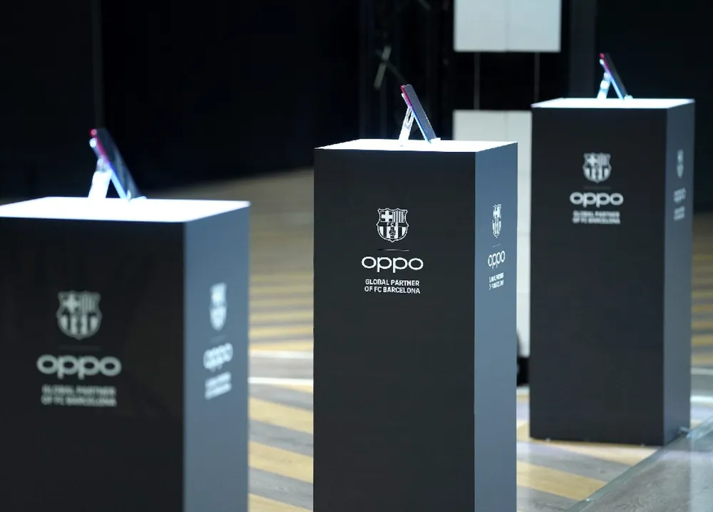 OPPO ra mắt Reno 10x Zoom phiên bản giới hạn FC Barcelona ảnh 1