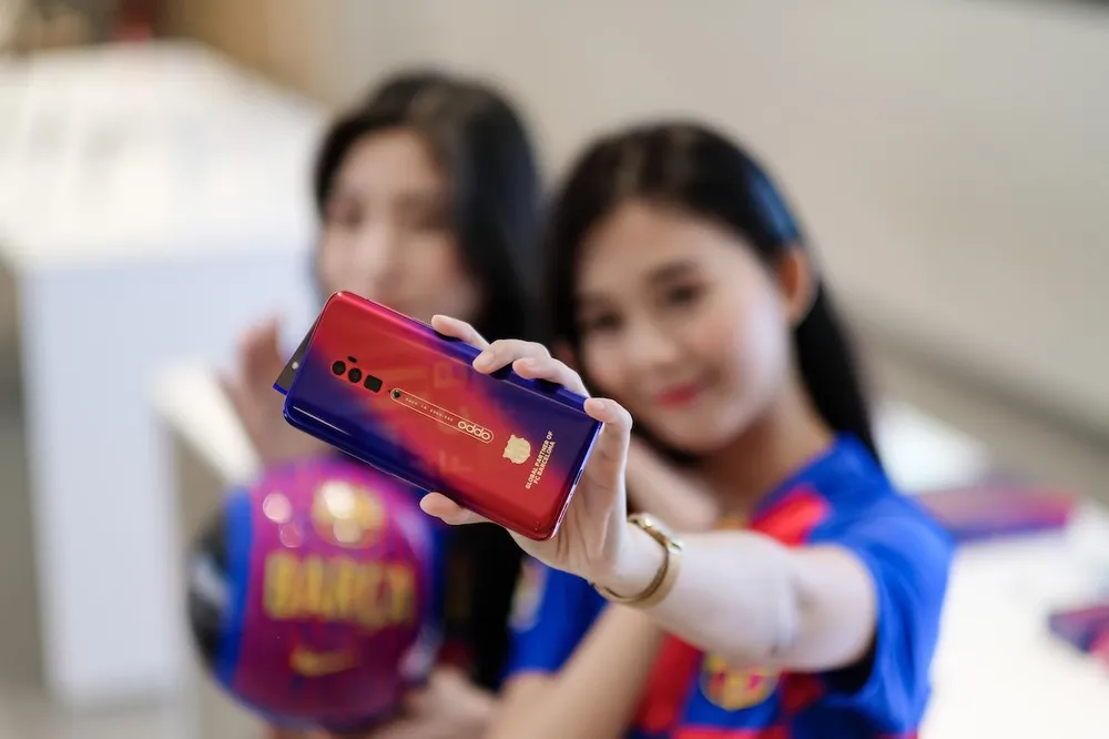 Oppo Reno Zoom 10x phiên bản đặc biệt Barcelona tại Việt Nam ảnh 2
