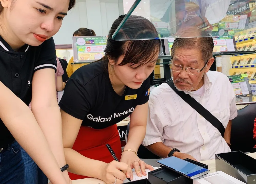 FPT Shop mở bán Galaxy Note10/ Note10+ với hơn 9.700 đơn đặt mua trước ảnh 2