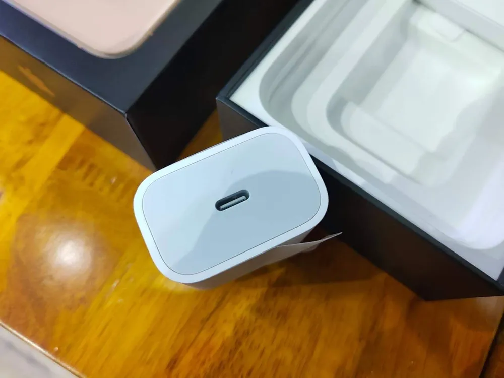 iPhone 11 Pro Max đầu tiên về Việt Nam tại Minh Tuấn Mobile ảnh 2