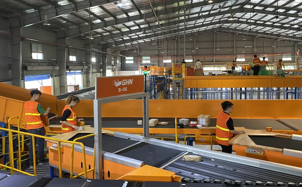 Giao Hàng Nhanh vận hành dây chuyền phân loại hàng tự động trị giá 2 triệu USD ảnh 2