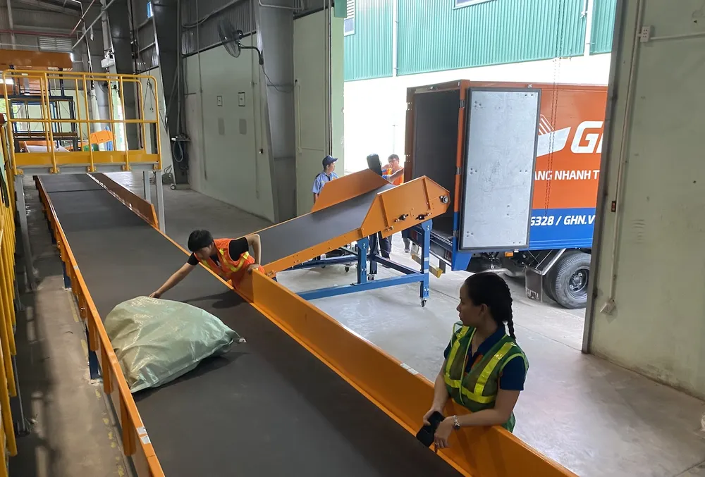 Giao Hàng Nhanh vận hành dây chuyền phân loại hàng tự động trị giá 2 triệu USD ảnh 3
