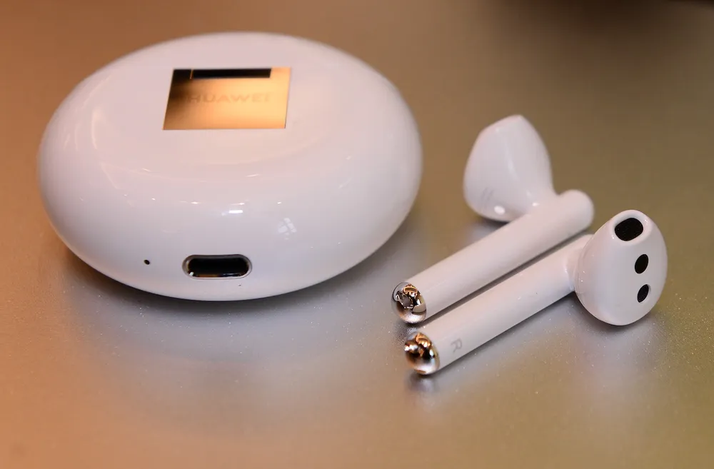 FreeBuds 3 với giá gần 4,3 triệu đồng ảnh 1