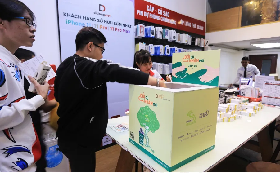 Thu phụ kiện cũ, đổi sạc dự phòng Energizer để bảo vệ môi trường cùng Di Động Việt ảnh 2