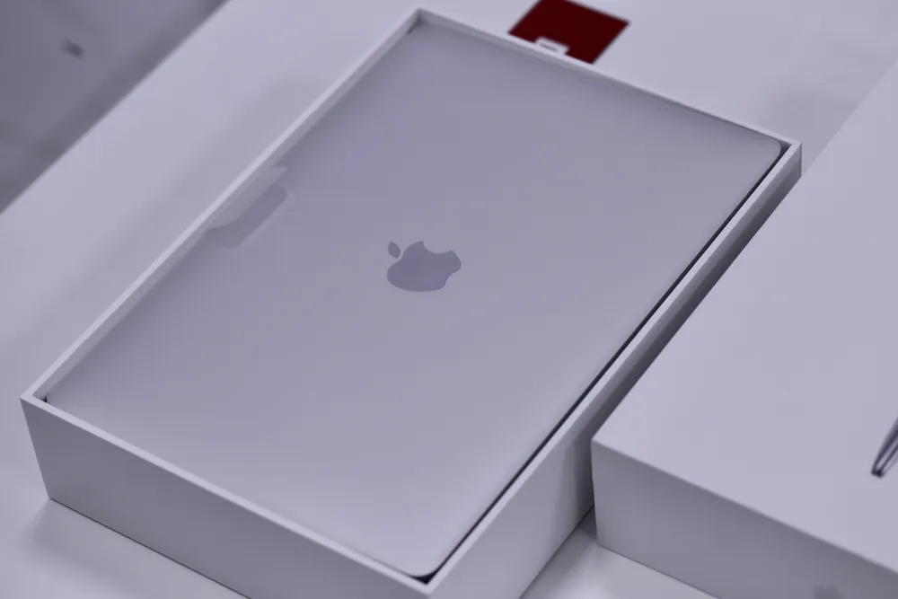 Macbook Air 2020 có mức giá gần 28 triệu đồng tại thị trường Việt Nam 