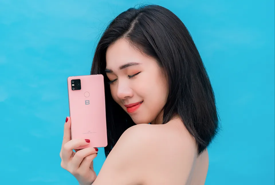 Bkav mắt bốn phiên bản Bphone, giá thấp nhất gần 5,5 triệu, cao nhất gần 10 triệu đồng ảnh 1