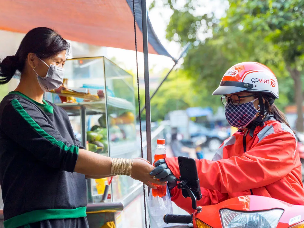 GoViet: Hỗ trợ gần 100.000 bữa ăn, tặng phiếu mua hàng cho các đối tác tài xế ảnh 2