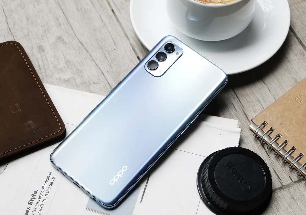 FPT Shop tặng bộ quà trị giá đến 2,99 triệu khi đặt mua OPPO Reno4 Series ảnh 1