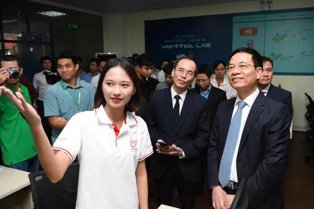 Viettel tài trợ phòng Lab mạng 4G LTE dành cho sinh viên  ảnh 1