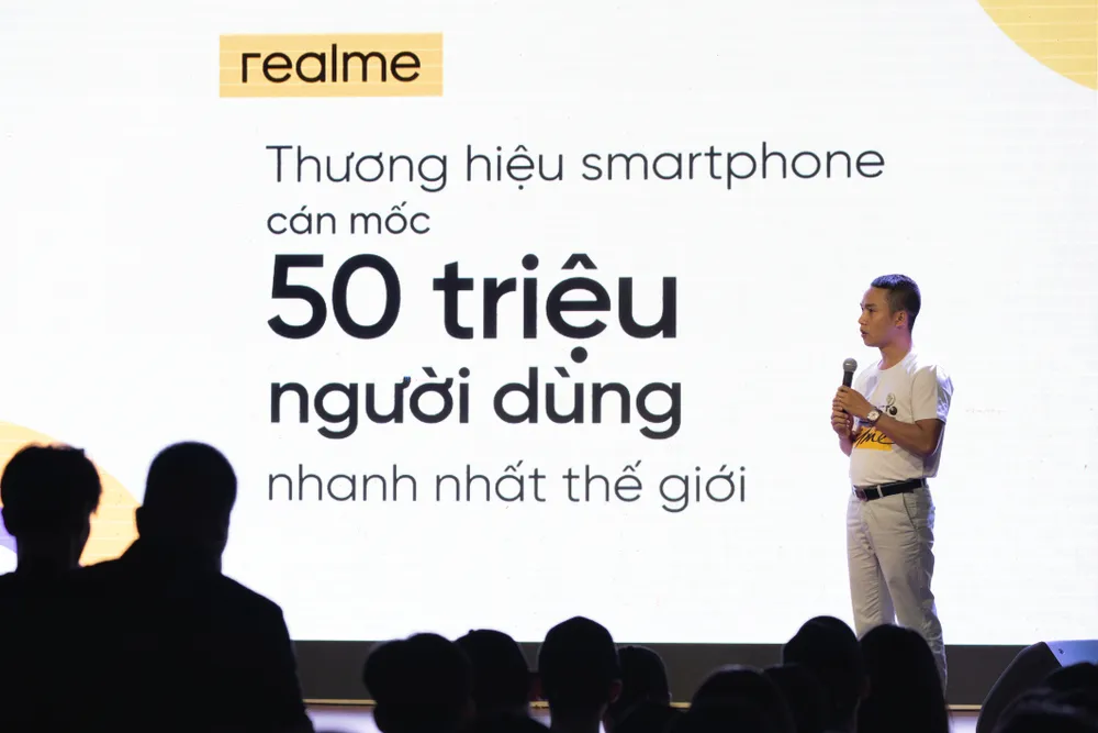 realme C15 lên kệ với mức giá 4,2 trệu đồng  ảnh 1