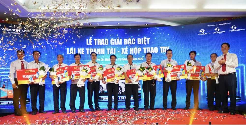 Vinasun Taxi trao thưởng xe Toyota Innova 2.0G AT 2019 cho lái xe  ảnh 3