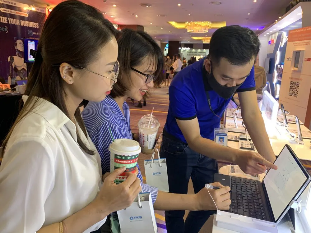 Samsung được vinh danh Top 10 Doanh Nghiệp cung cấp nền tảng chuyển đổi số hàng đầu Việt Nam ảnh 2