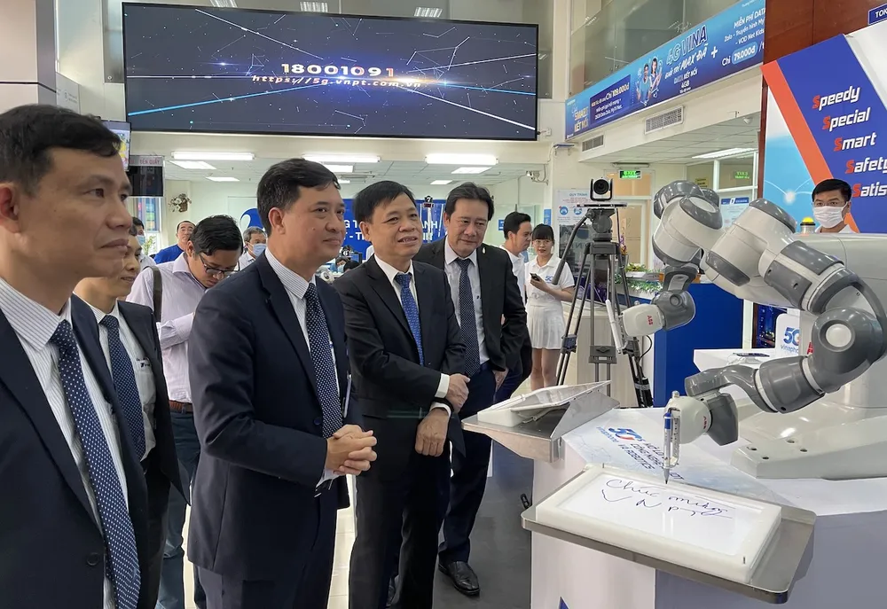 VNPT chính thức công bố vùng phủ sóng VinaPhone 5G tại Hà Nội và TPHCM ảnh 3